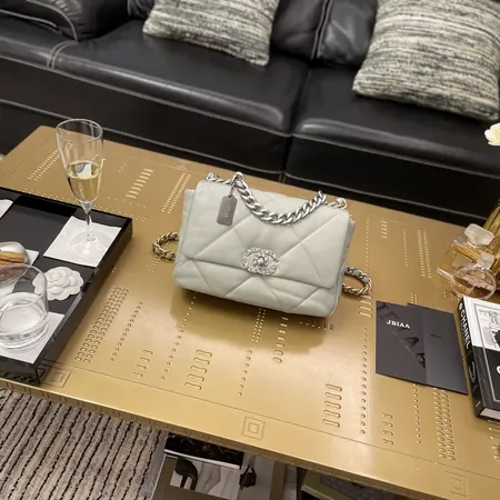 シャネル ハンドバッグ