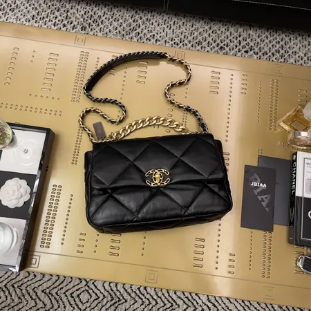 シャネル ハンドバッグ