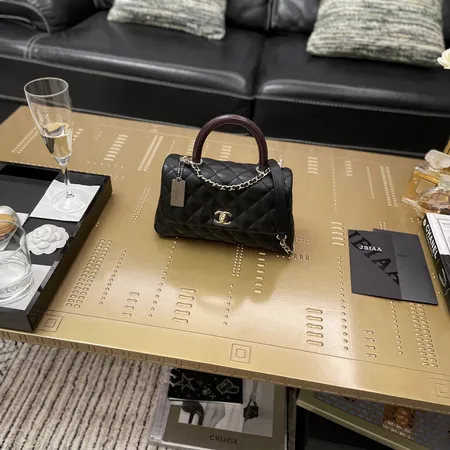 シャネル ハンドバッグ