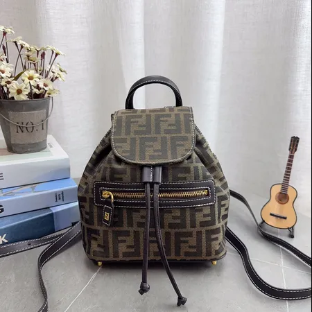 フェンディ リュックサック