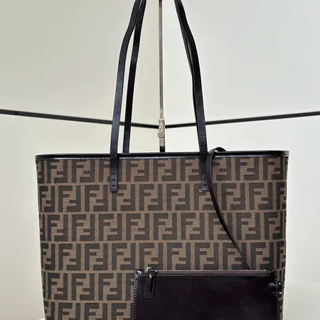 フェンディ ショルダーバッグ