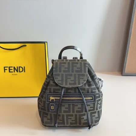 フェンディ リュックサック