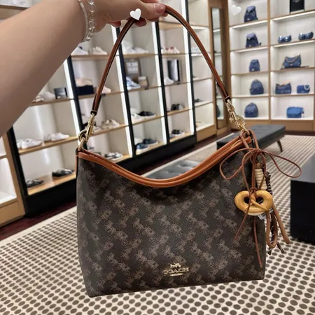 フェンディ ショルダーバッグ