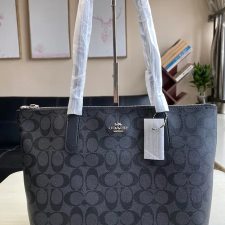 フェンディ ショルダーバッグ