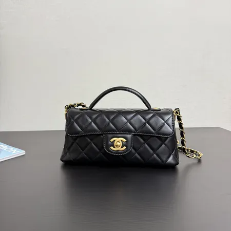 シャネル ショルダーバッグ