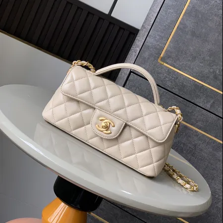 シャネル ショルダーバッグ