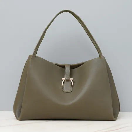 フェラガモ ハンドバッグ