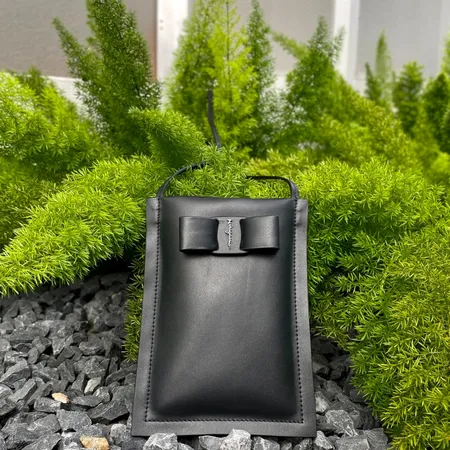 フェラガモ ハンドバッグ