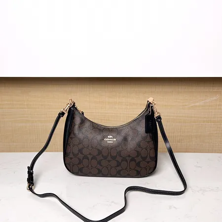 コーチ ショルダーバッグ