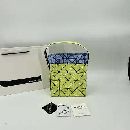 イッセイ ミヤケ ハンドバッグ