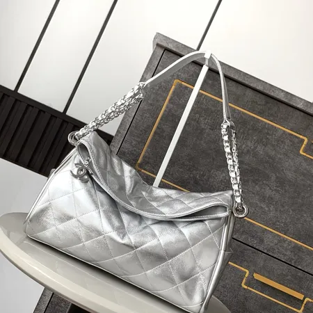 シャネル ショルダーバッグ