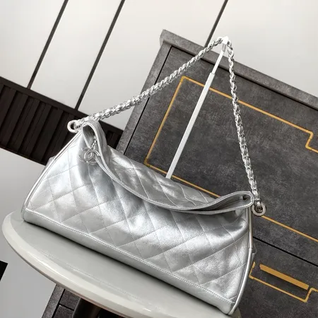 シャネル ショルダーバッグ