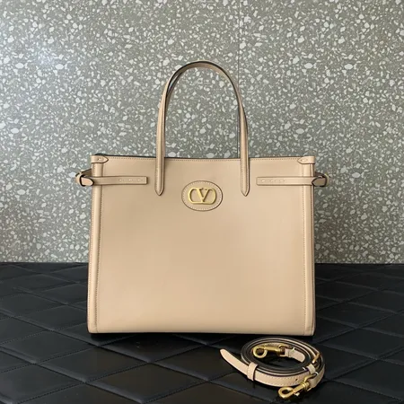 ヴァレンティノ ハンドバッグ