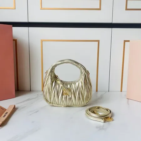 ミュウミュウ ハンドバッグ