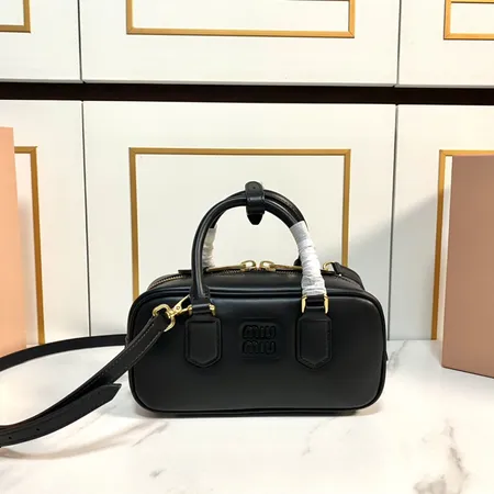 ミュウミュウ ハンドバッグ