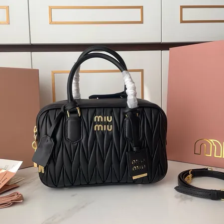 ミュウミュウ ハンドバッグ