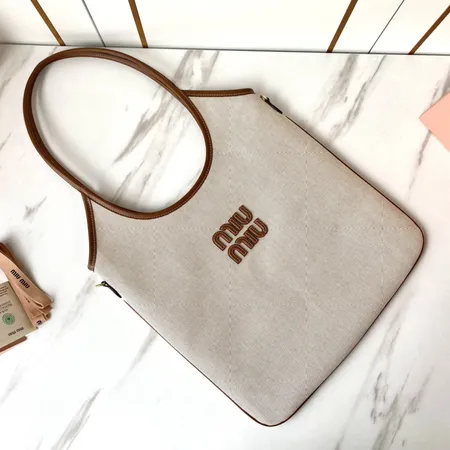 ミュウミュウ ハンドバッグ