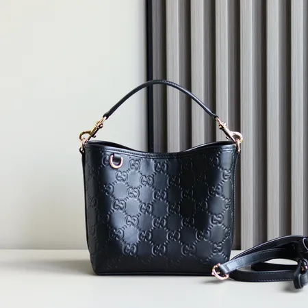 グッチ ショルダーバッグ