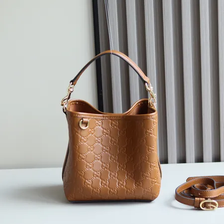 グッチ ショルダーバッグ