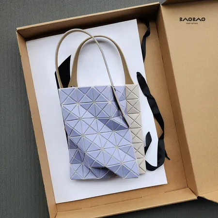 イッセイ ミヤケ ハンドバッグ