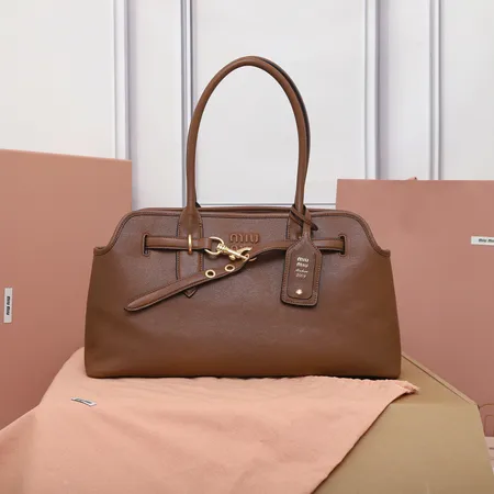 ミュウミュウ ショルダーバッグ