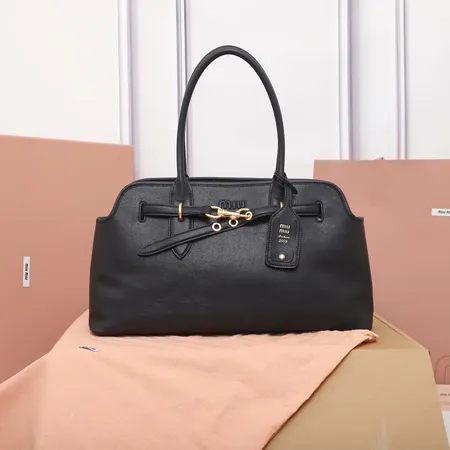 ミュウミュウ ショルダーバッグ