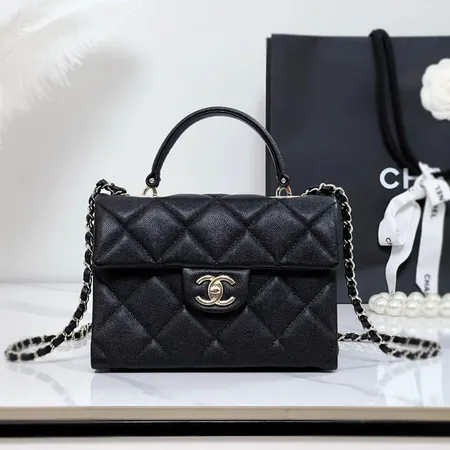 シャネル ハンドバッグ