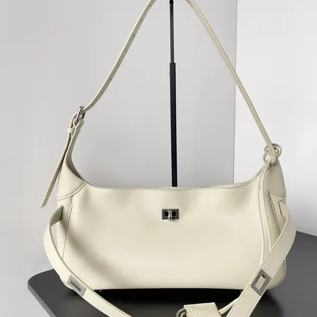 ジバンシィ ショルダーバッグ