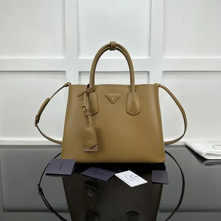 プラダ ハンドバッグ