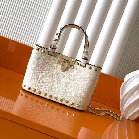 ヴァレンティノ ハンドバッグ