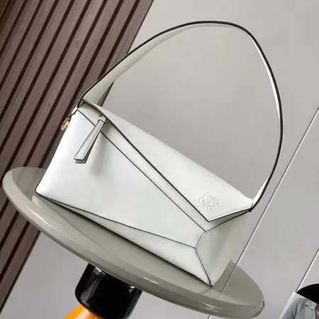 ロエベ ショルダーバッグ