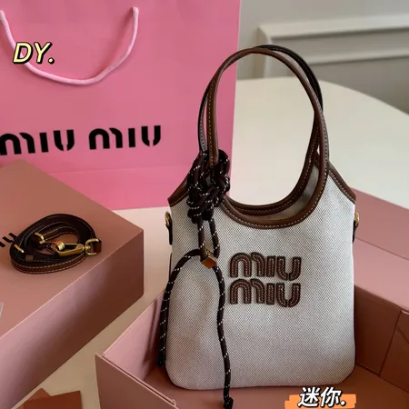 ミュウミュウ ショルダーバッグ