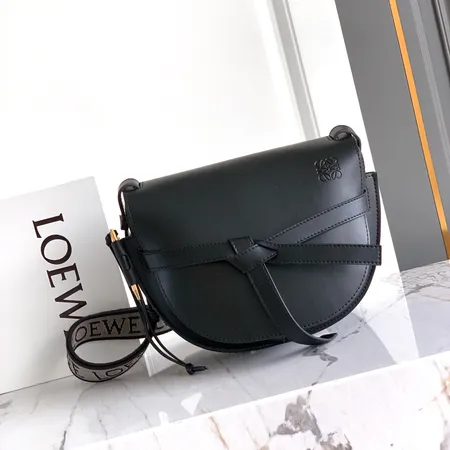 ロエベ ショルダーバッグ