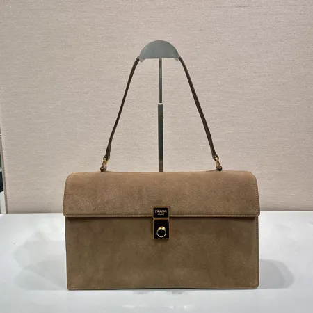 プラダ ショルダーバッグ