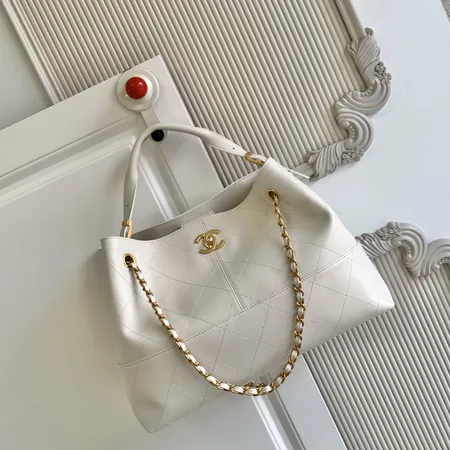 シャネル ハンドバッグ