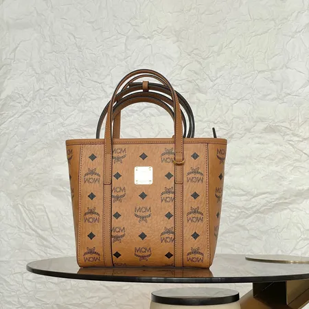 エムシーエム ショルダーバッグ