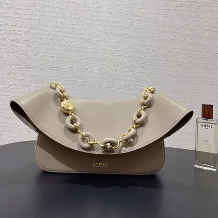 ロエベ ショルダーバッグ