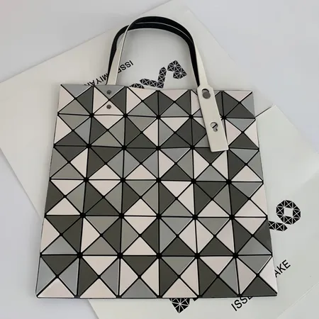 イッセイ ミヤケ ハンドバッグ