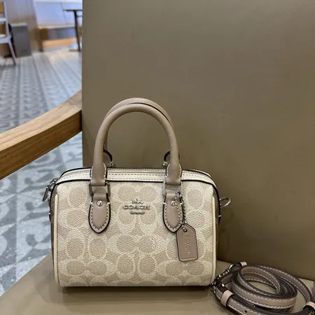 コーチ ハンドバッグ