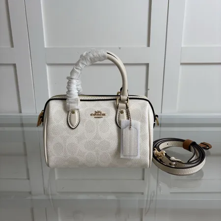 コーチ ハンドバッグ