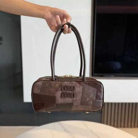 ミュウミュウ ショルダーバッグ