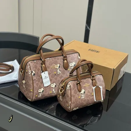 コーチ ハンドバッグ