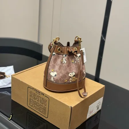 コーチ ハンドバッグ