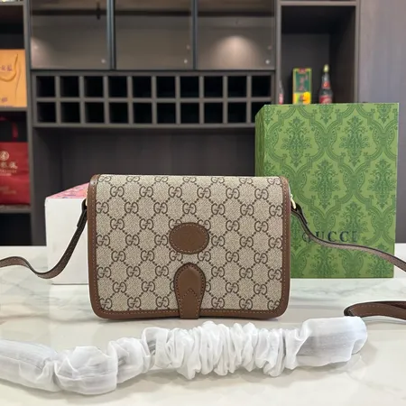 グッチ ショルダーバッグ