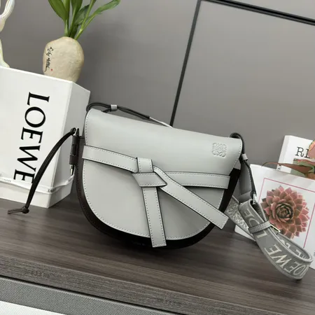 ロエベ ハンドバッグ