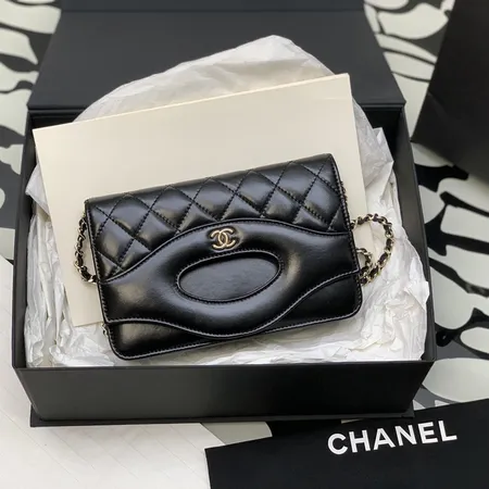 シャネル ショルダーバッグ