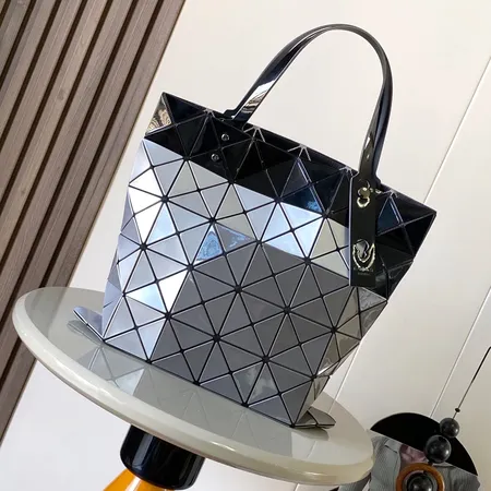 ミュウミュウ ハンドバッグ