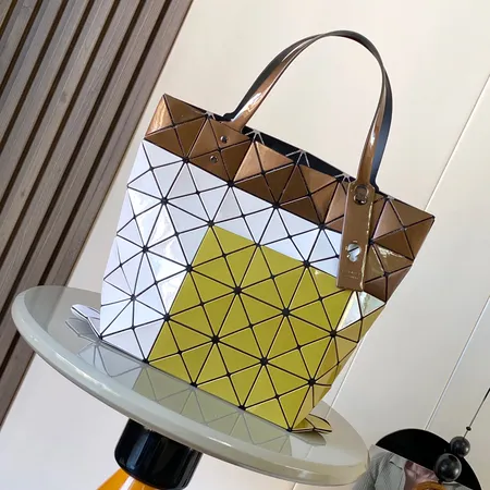 ミュウミュウ ハンドバッグ