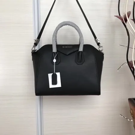 ジバンシィ ハンドバッグ