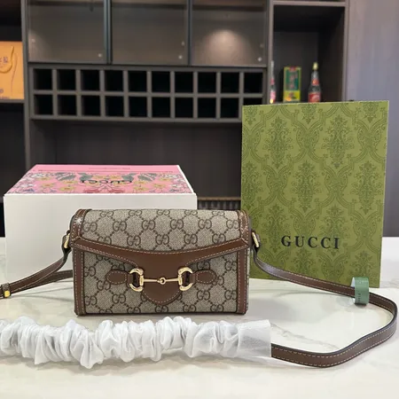 グッチ ショルダーバッグ